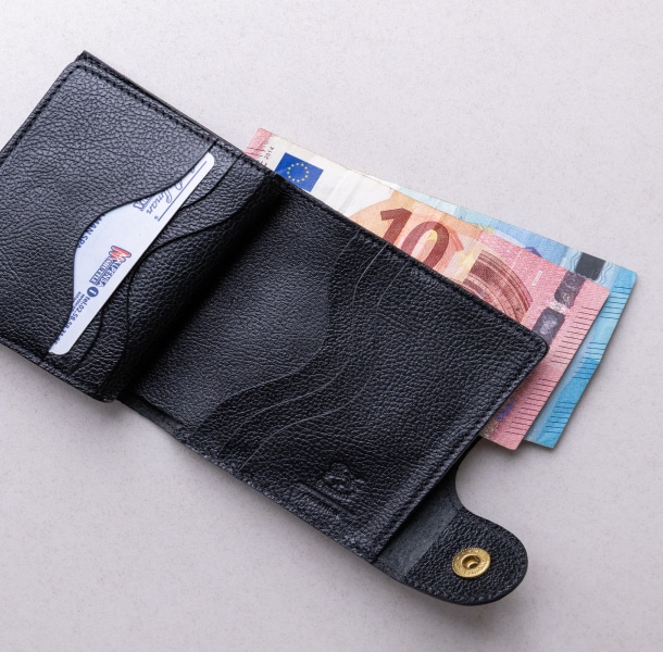 ブラックのミニウォレットの商品画像