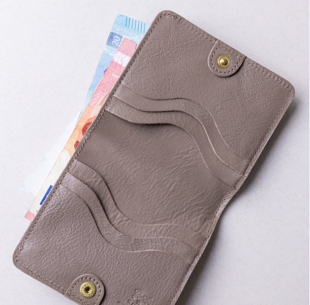 グレーのスクエアウォレットの商品画像