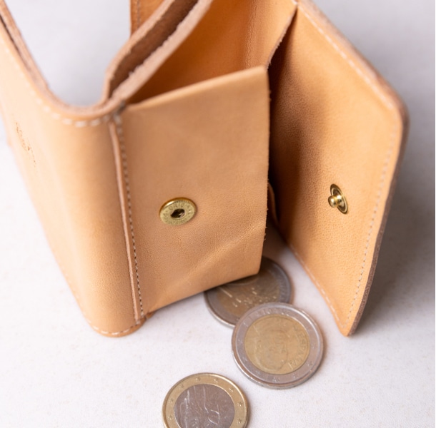 ヌメのウォレットの商品画像