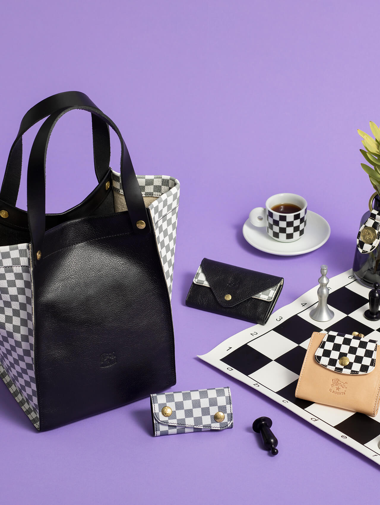 CHECKER PRINT LEATHER