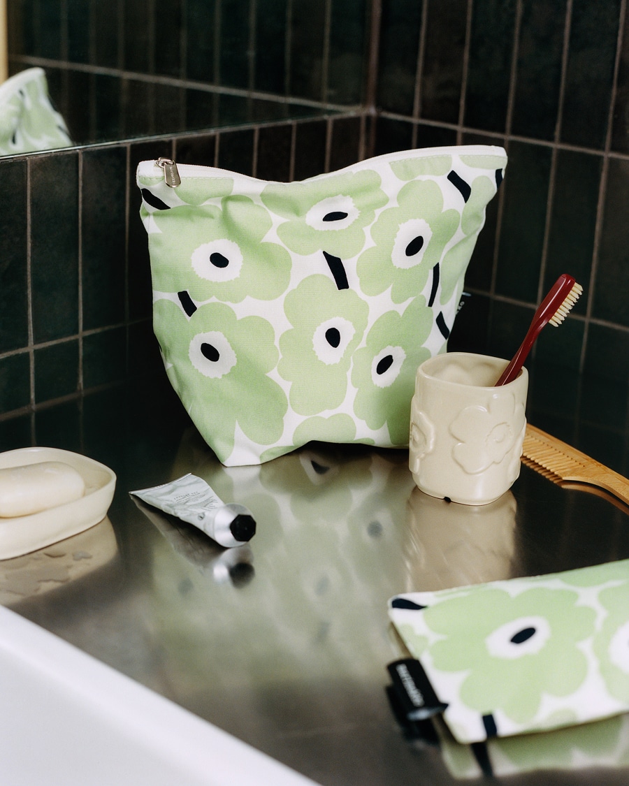 Unikko Toothbrush Holder、Unikko Soap Dish使用洗面台風景