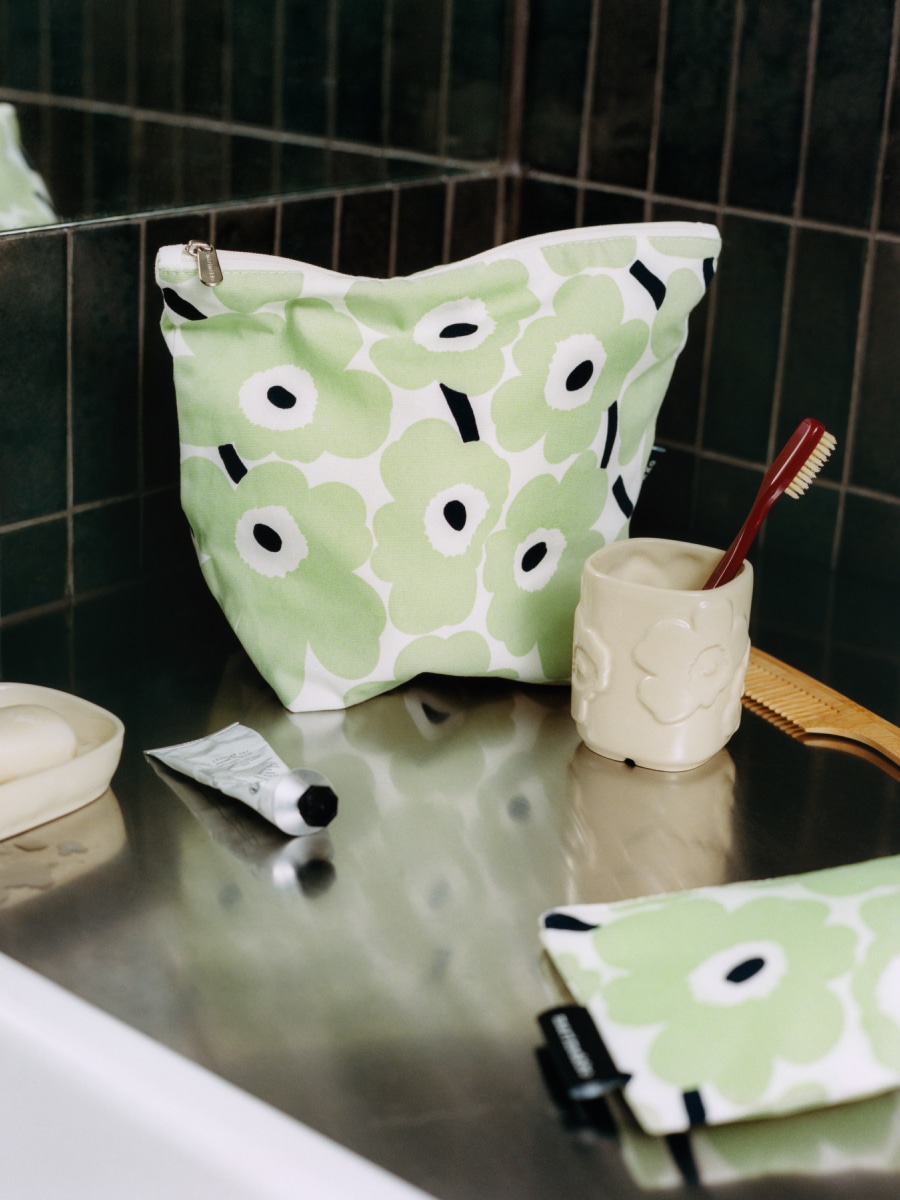 Unikko Toothbrush Holder、Unikko Soap Dish使用洗面台風景