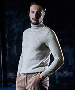 【HIDEAWAYS BLACK】シルク混　ミラノリブタートルネックニット