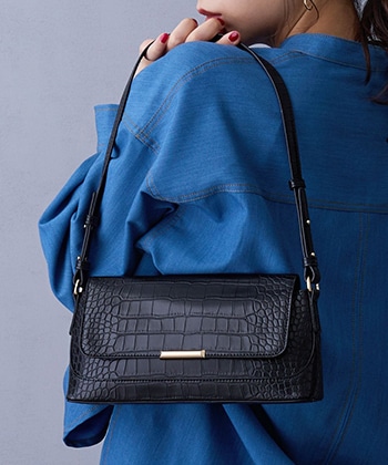 クロコ型押しスクエアバッグ