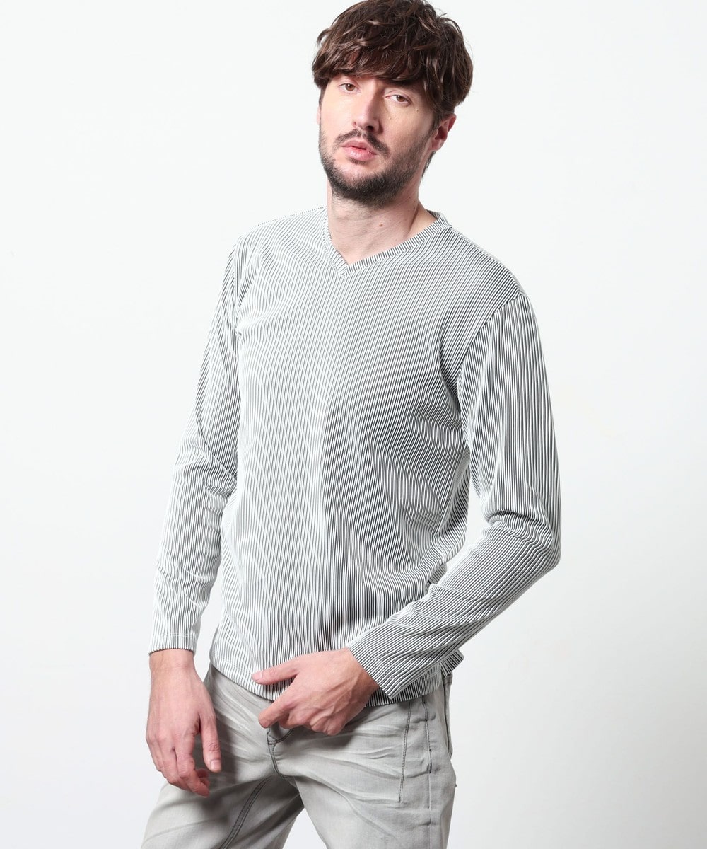 タックボーダーVネックプルオーバー