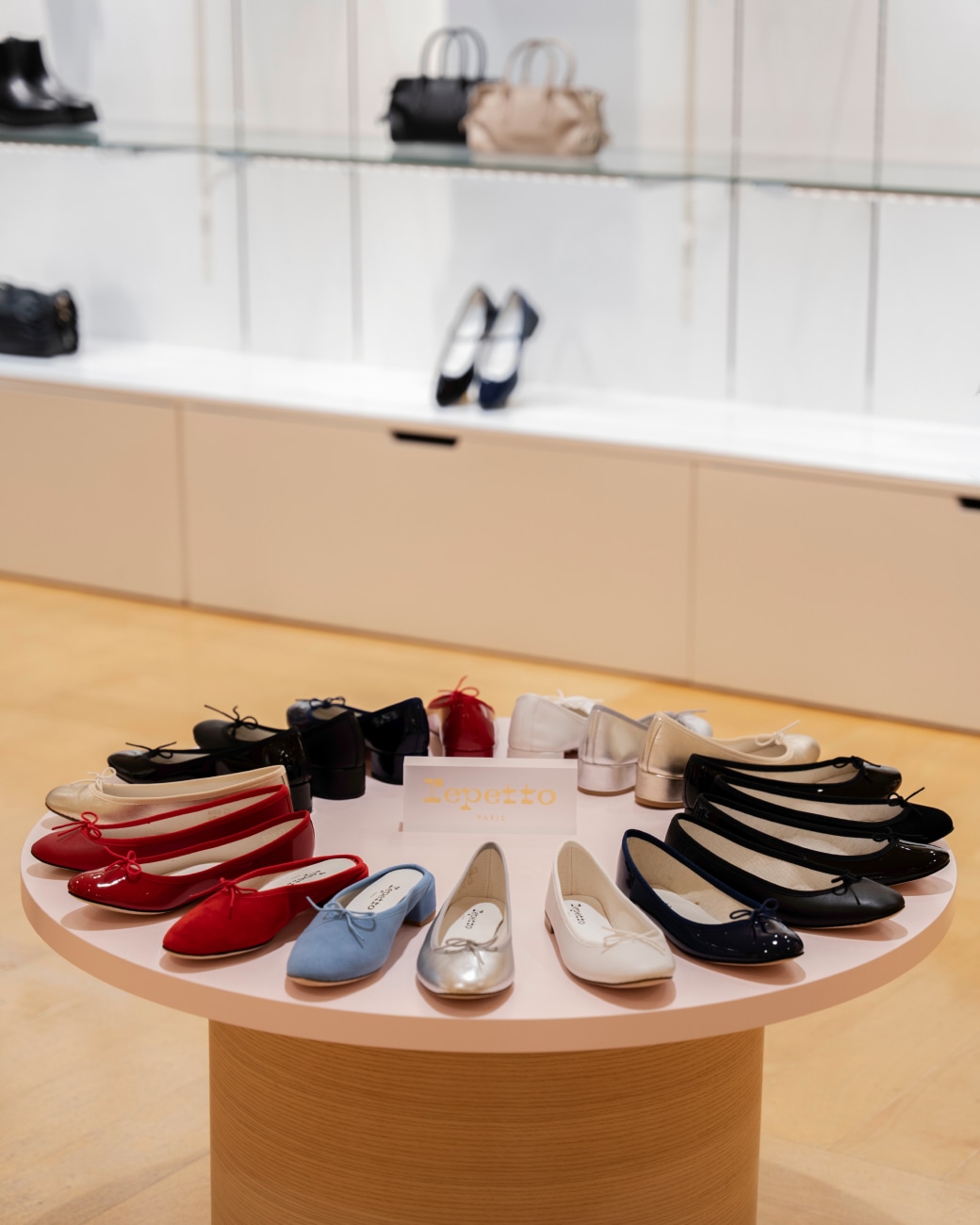 レペット岩田屋店 新規オープン | ニュース | Repetto（レペット）日本