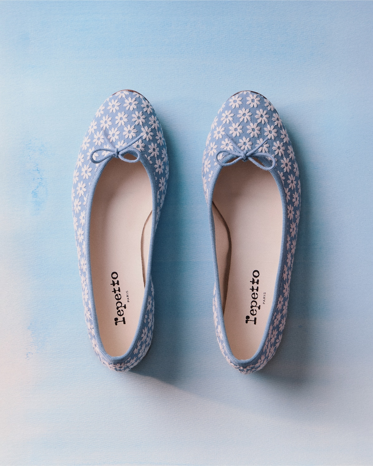 WOMEN'S SHOES